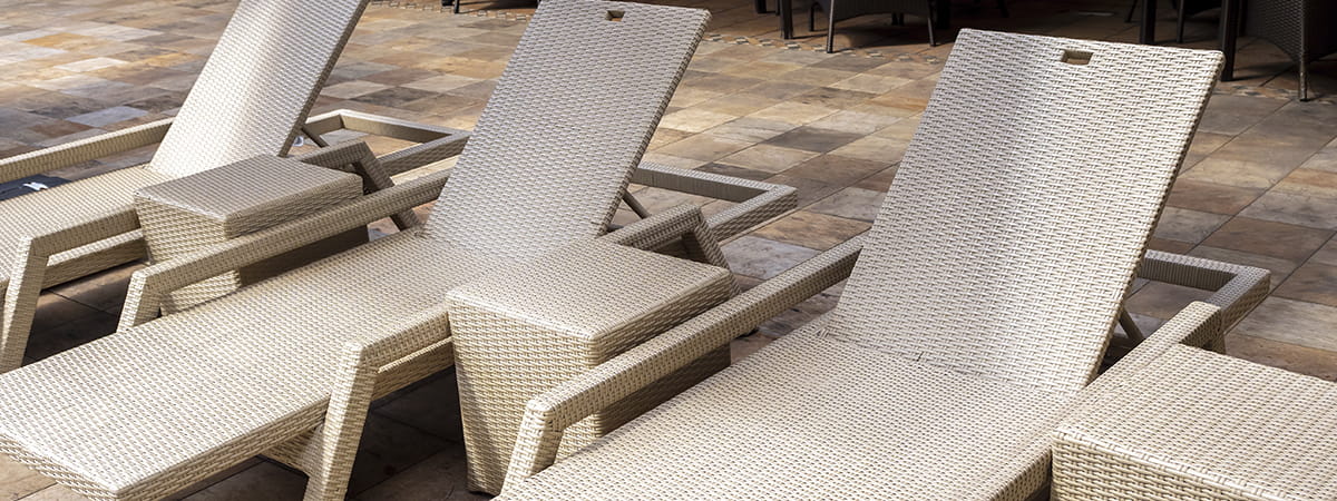 Шезлонги из полиротанга для пляжа в 2026 году | МарКо