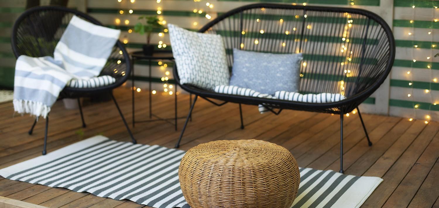 Веранда давно перестала быть просто переходным пространством между домом и садом. Сегодня это полноценная зона отдыха, встреч с гостями и спокойных семейных вечеров. 