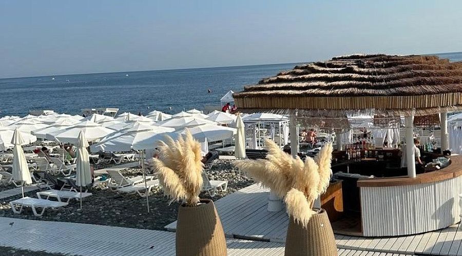 Высокие уличные кашпо