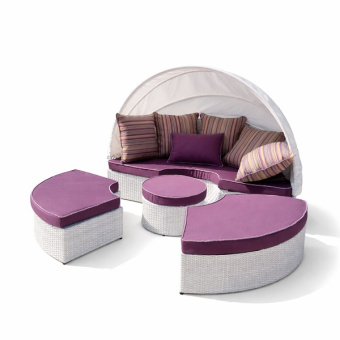Кровать плетеная круглая с тентом (ракушка) Плам из искусственного ротанга